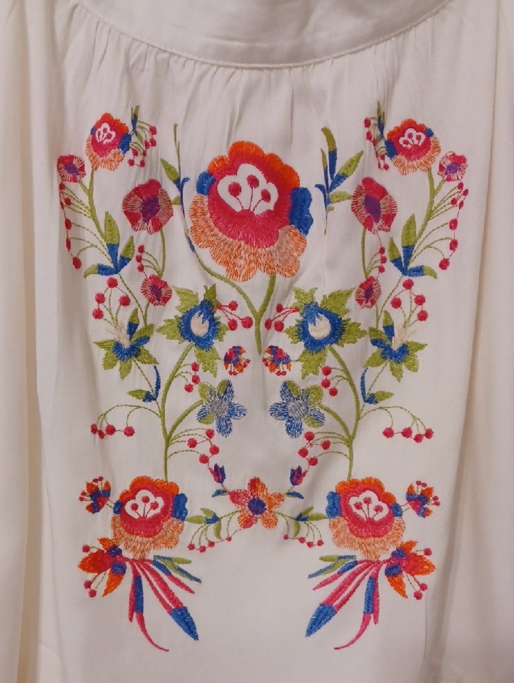 Umgee Sz M, Creamy White Peasant Top with Multicolor Floral Embroidery. - Picture 3 of 11